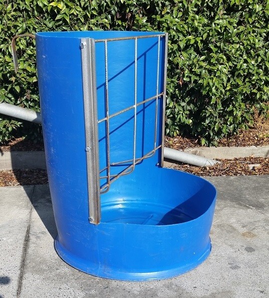 Feeder Plastic Blue Drum Hay Rack