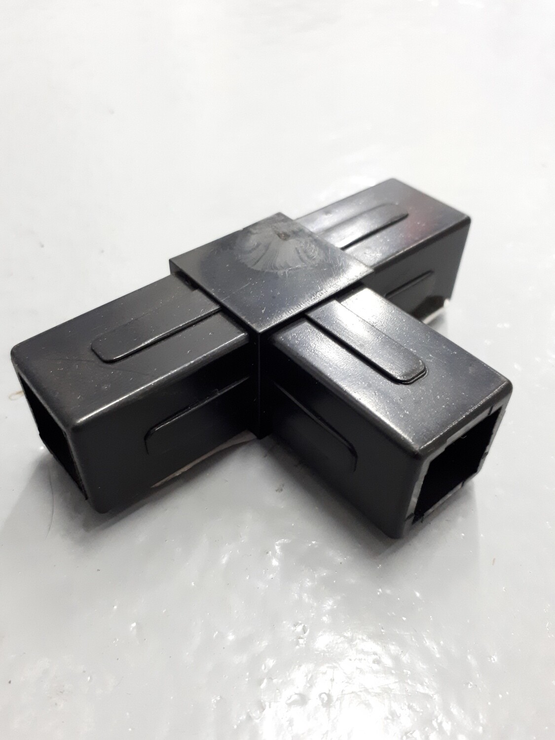 ALUM SQUARE TUBE 25mm 3-way &#39;T&#39; Black