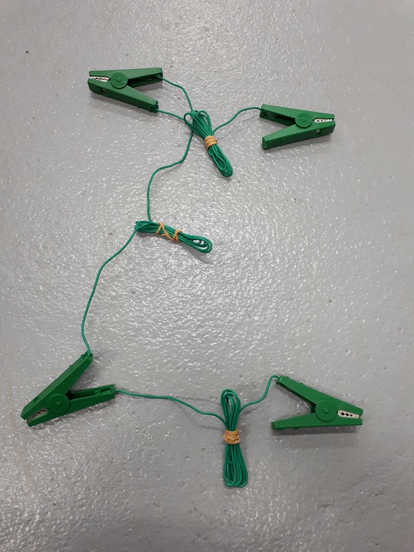 Triple fence jumper clip