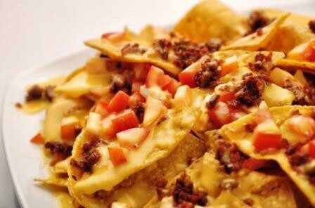 NACHOS CON CARNE PICADA NACHOS CON CARNE PICADA