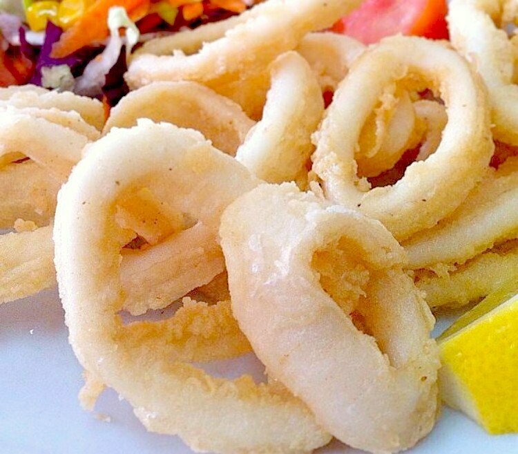 CALAMARES A LA ANDALUZA CALAMARES A LA ANDALUZA
