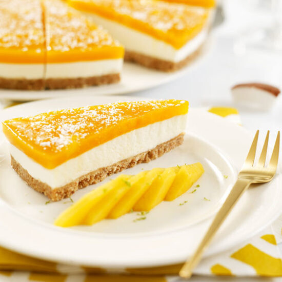 TARTA DE QUESO CON MANGO Y COCO TARTA DE QUESO CON MANGO Y COCO
