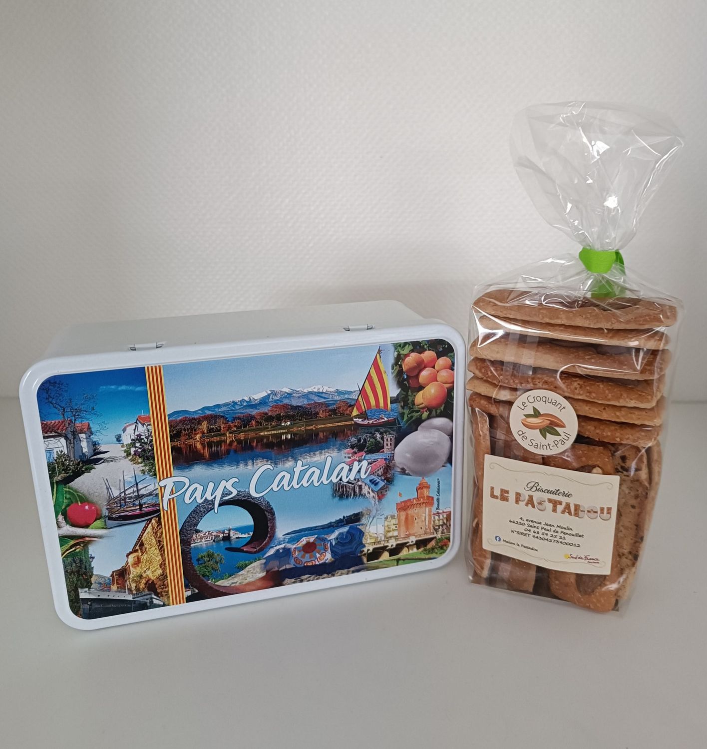 Coffret Boîte Pays Catalan 1 + Sachet Croquants 200g Biscuiterie Le Pastadou Coffret Boîte Pays Catalan 1 + Sachet Croquants 200g Biscuiterie Le Pastadou