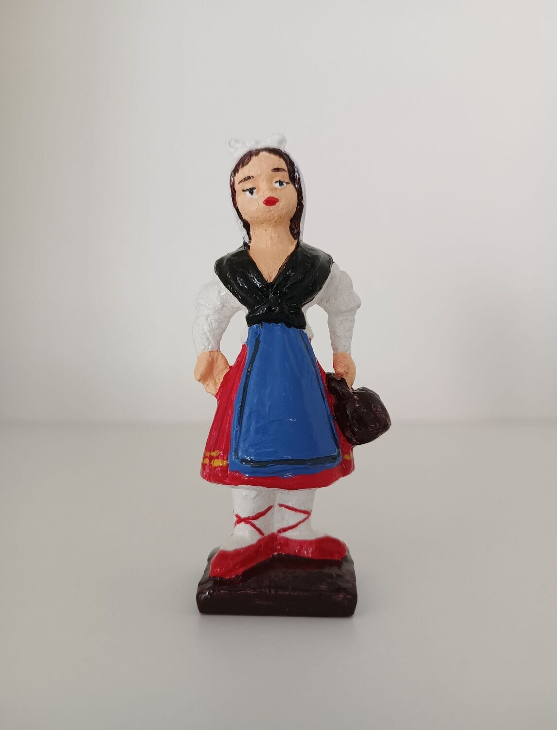 La Petite Catalane et son Panier La Petite Catalane et son Panier