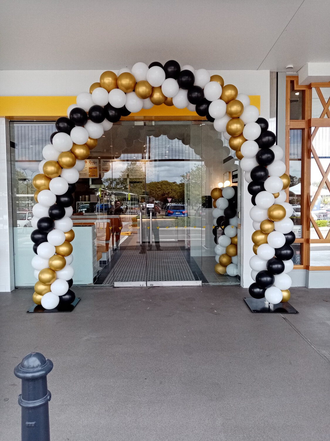 Small-Spiral Balloon Arch-Indoor