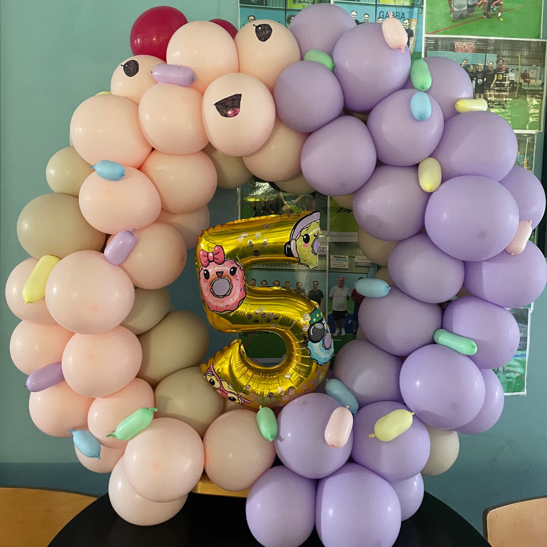 Balloon Hoop – detail view 2 by Glitz N Twists