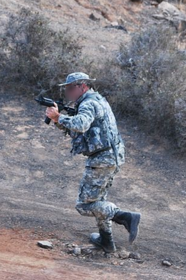 Uniforme ACU (Army Combat Uniform) digital + Chaleco + Mochila