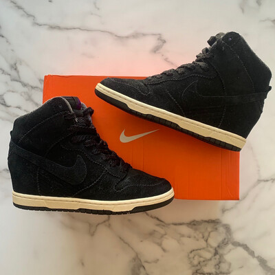 Premium Wedge Nike Dunk High Black Suede