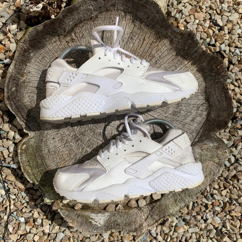 SE Nike Huraches