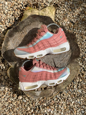 Nike Air Max 95 Salmon Pink Leather