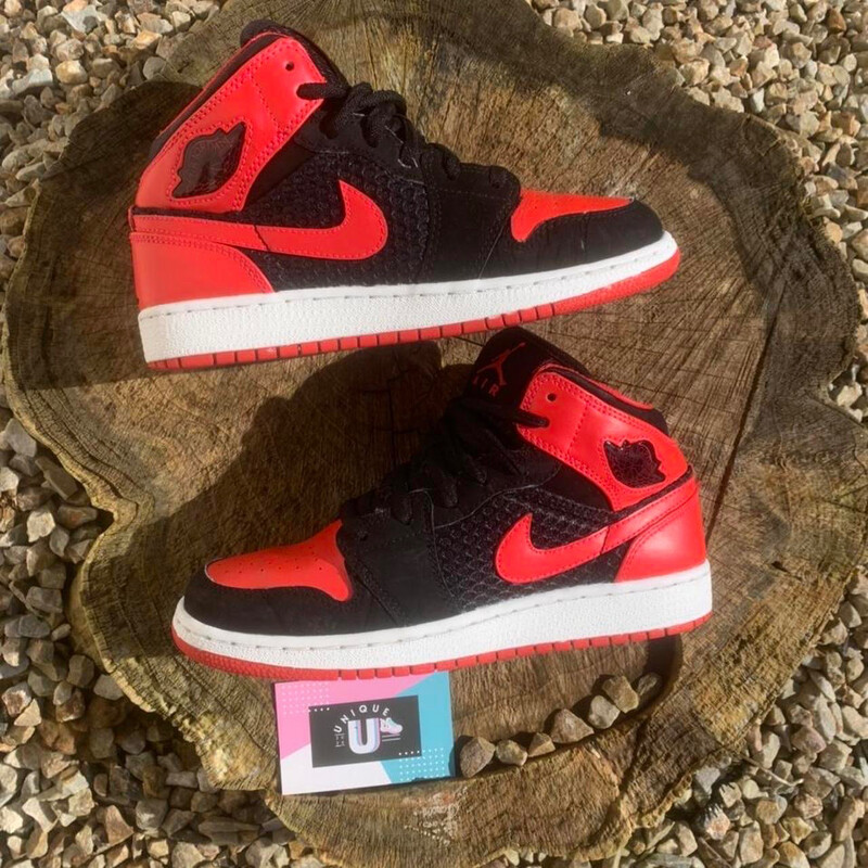 Nike Air Jordan 1 Retro Mid - Rare Siren Red
