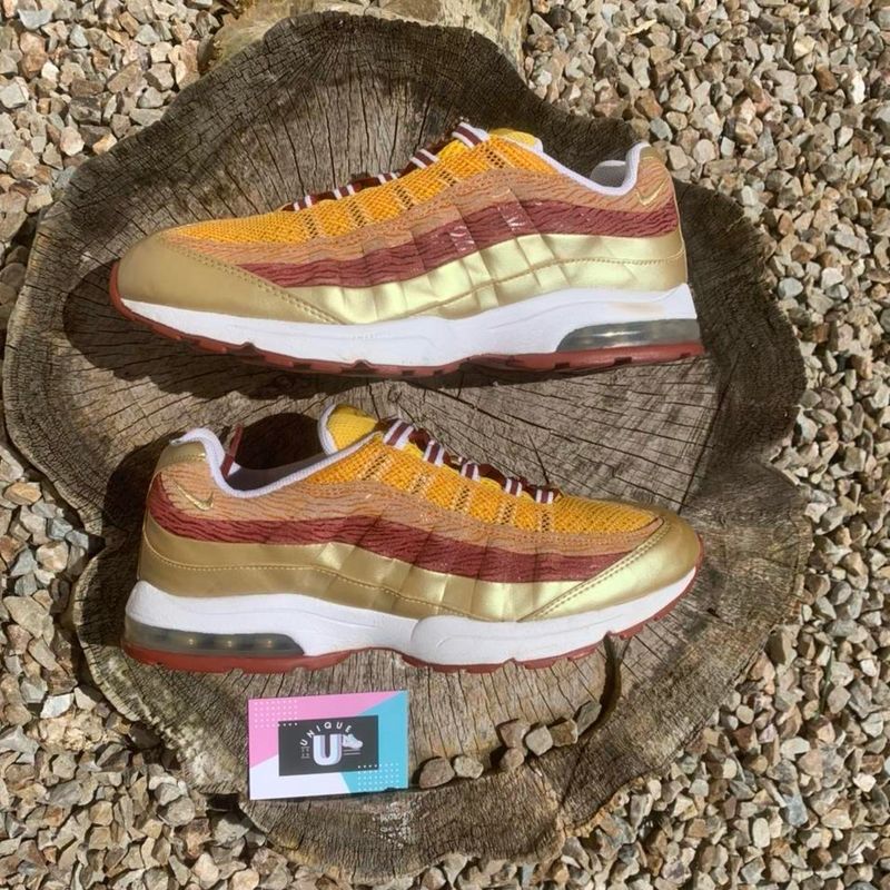 Deadstock Retro Gold Nike Air Max 95