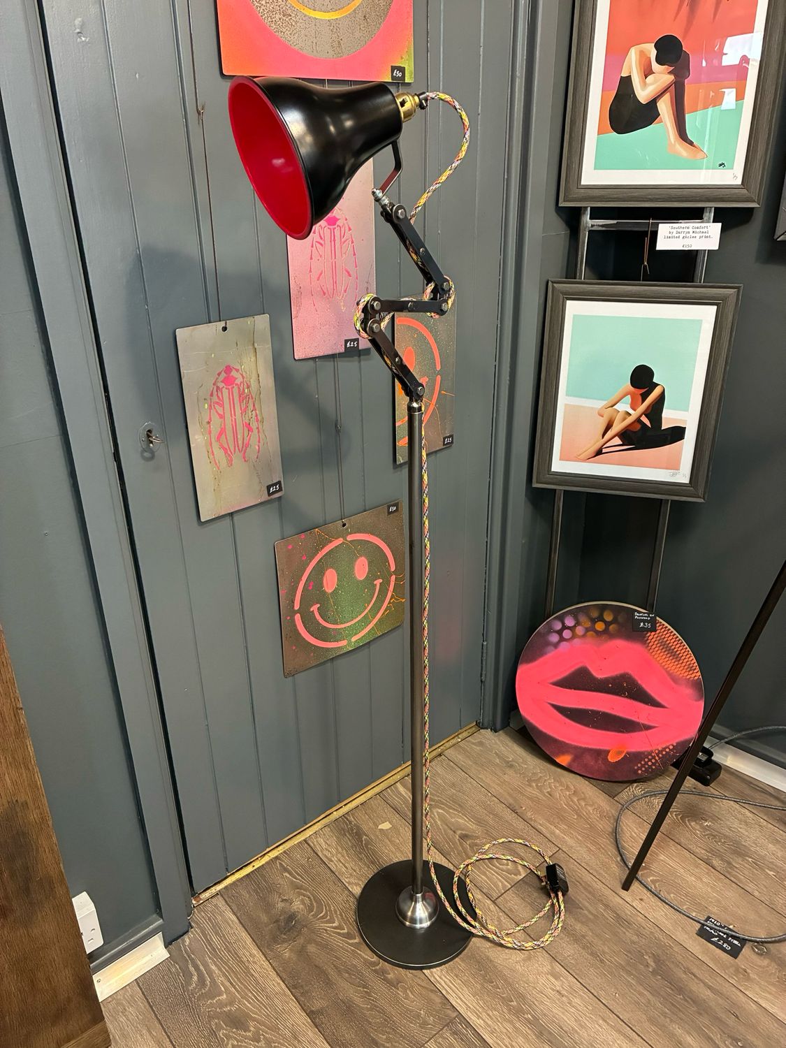 Floor Standing Articulated Lamp (black/pink)