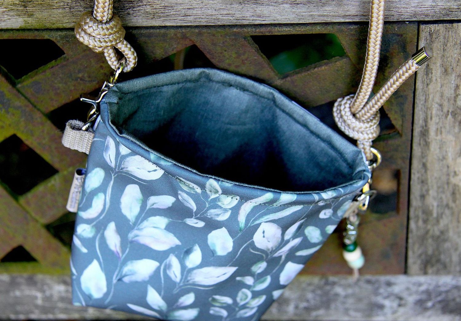 Futterbeutel Design Loki