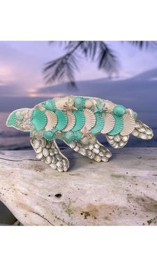 Large Tiff Blue/Cream Turtle