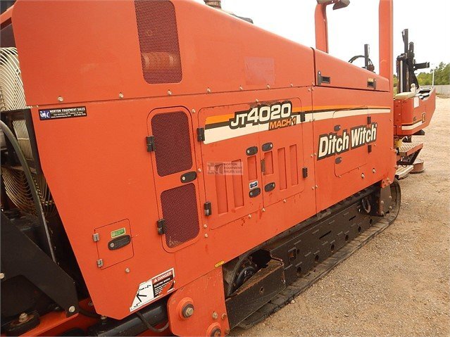 2011 DITCH WITCH JT4020 MACH 1