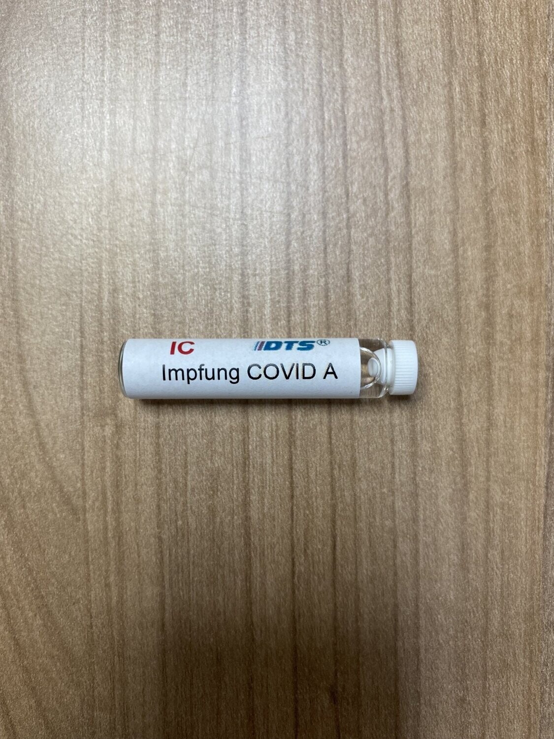 Testampulle Impfung COVID A