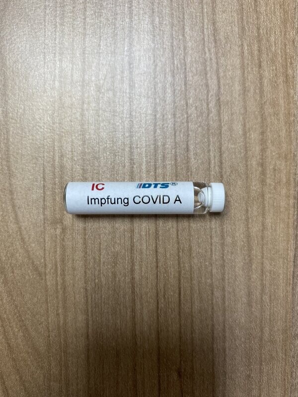 Testampulle Impfung COVID A