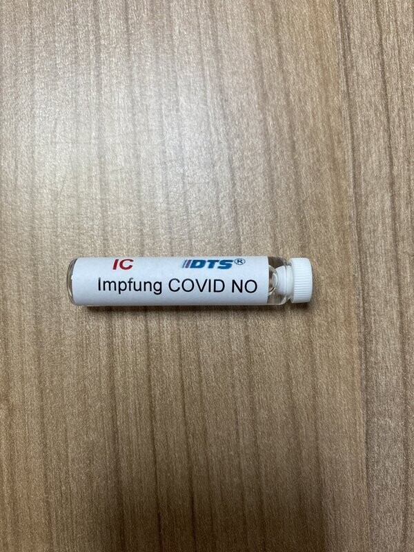 Testampulle Impfung COVID N
