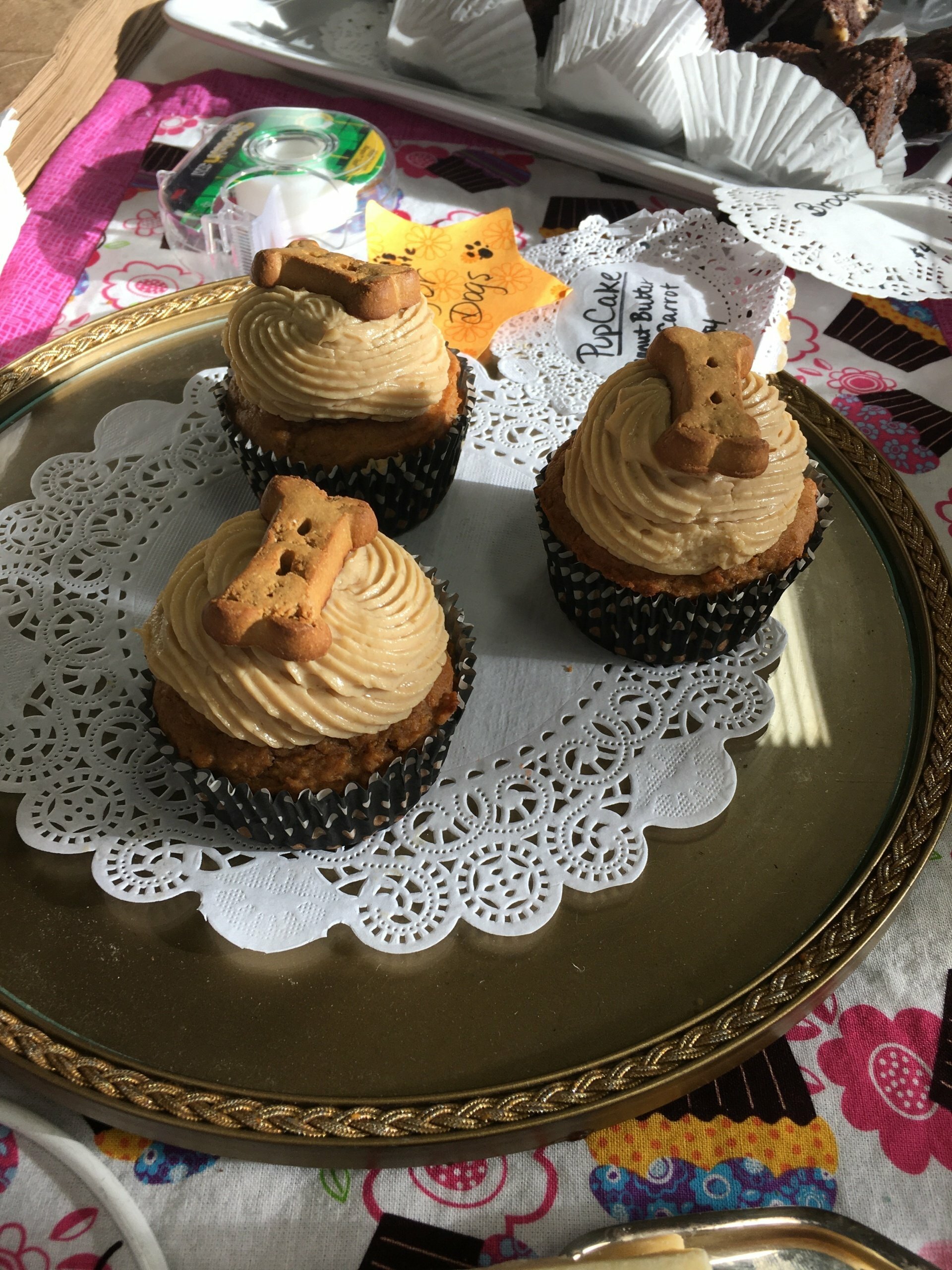 PEANUT BUTTER CARROT PUPCAKES