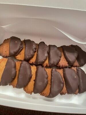 KETO PEANUT BUTTER CHOCOLATE DIPS