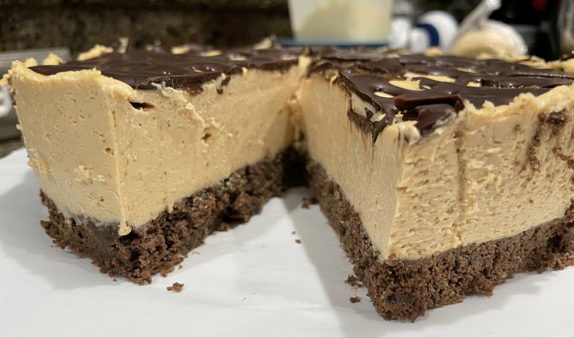KETO PEANUT BUTTER CHOCOLATE CHEESECAKE