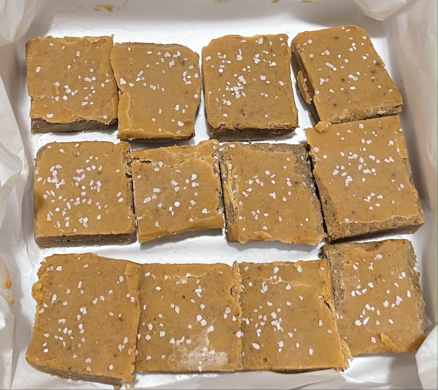KETO (& VEGAN) PEANUT BUTTER FUDGE