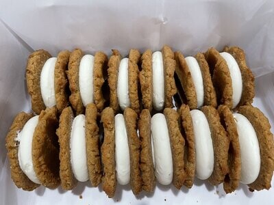 KETO PEANUT BUTTER WHOOPIE PIES