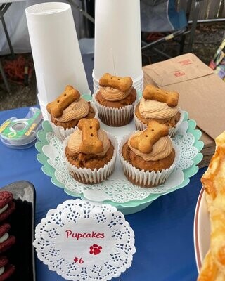 PEANUT BUTTER CARROT PUPCAKES