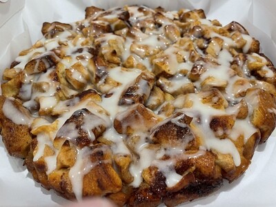 APPLE FRITTER CINNAMON ROLL