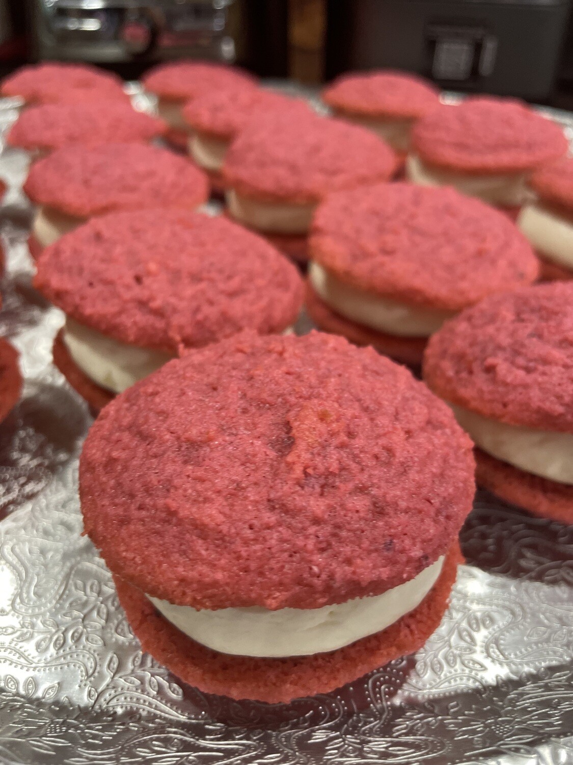 KETO STRAWBERRY WHOOPIE PIES