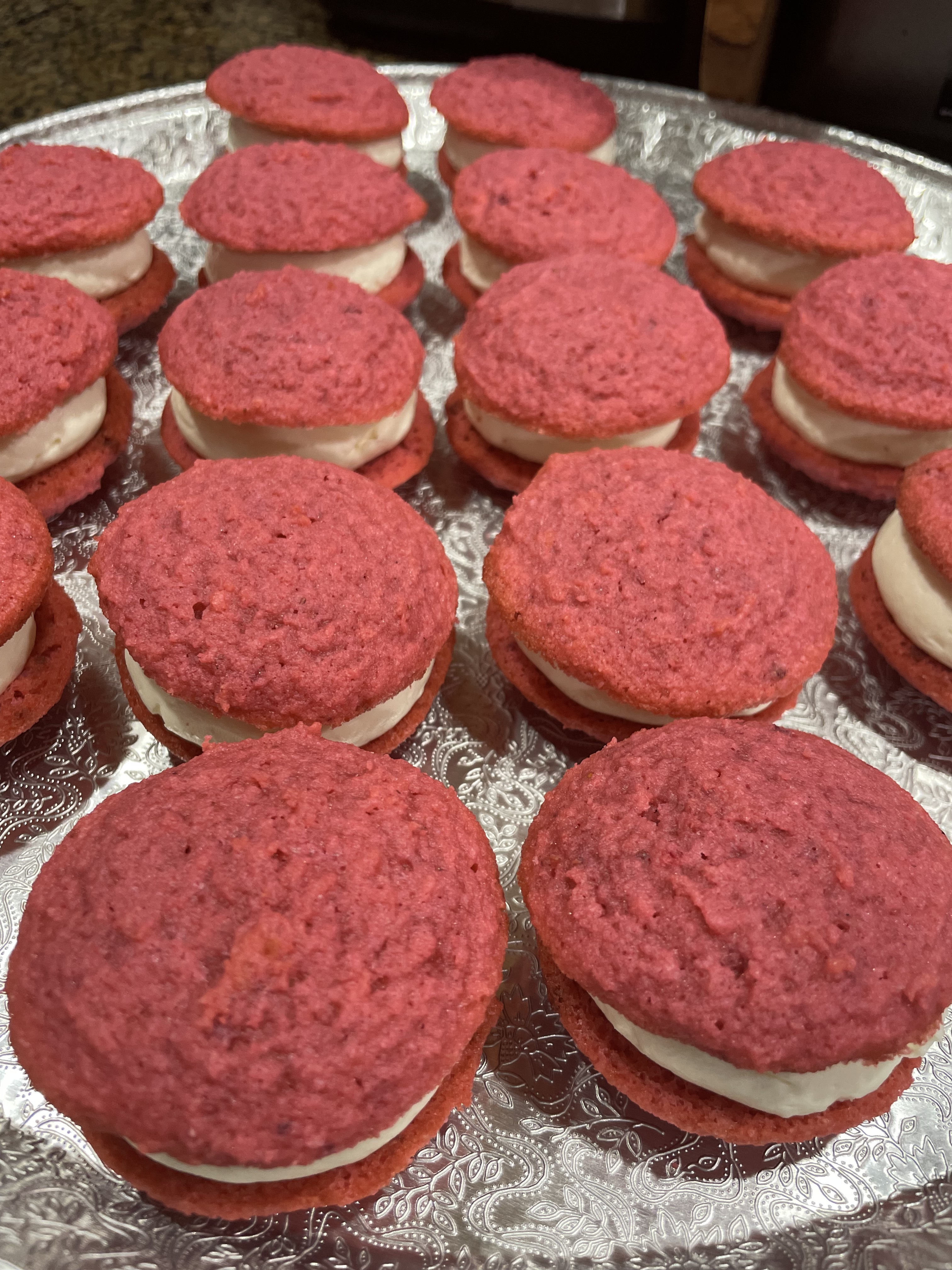 KETO STRAWBERRY WHOOPIE PIES