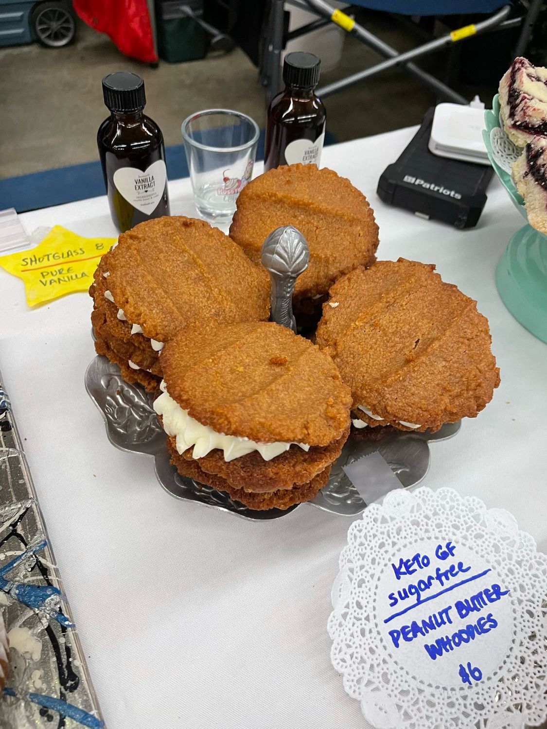 KETO PEANUT BUTTER WHOOPIE PIES