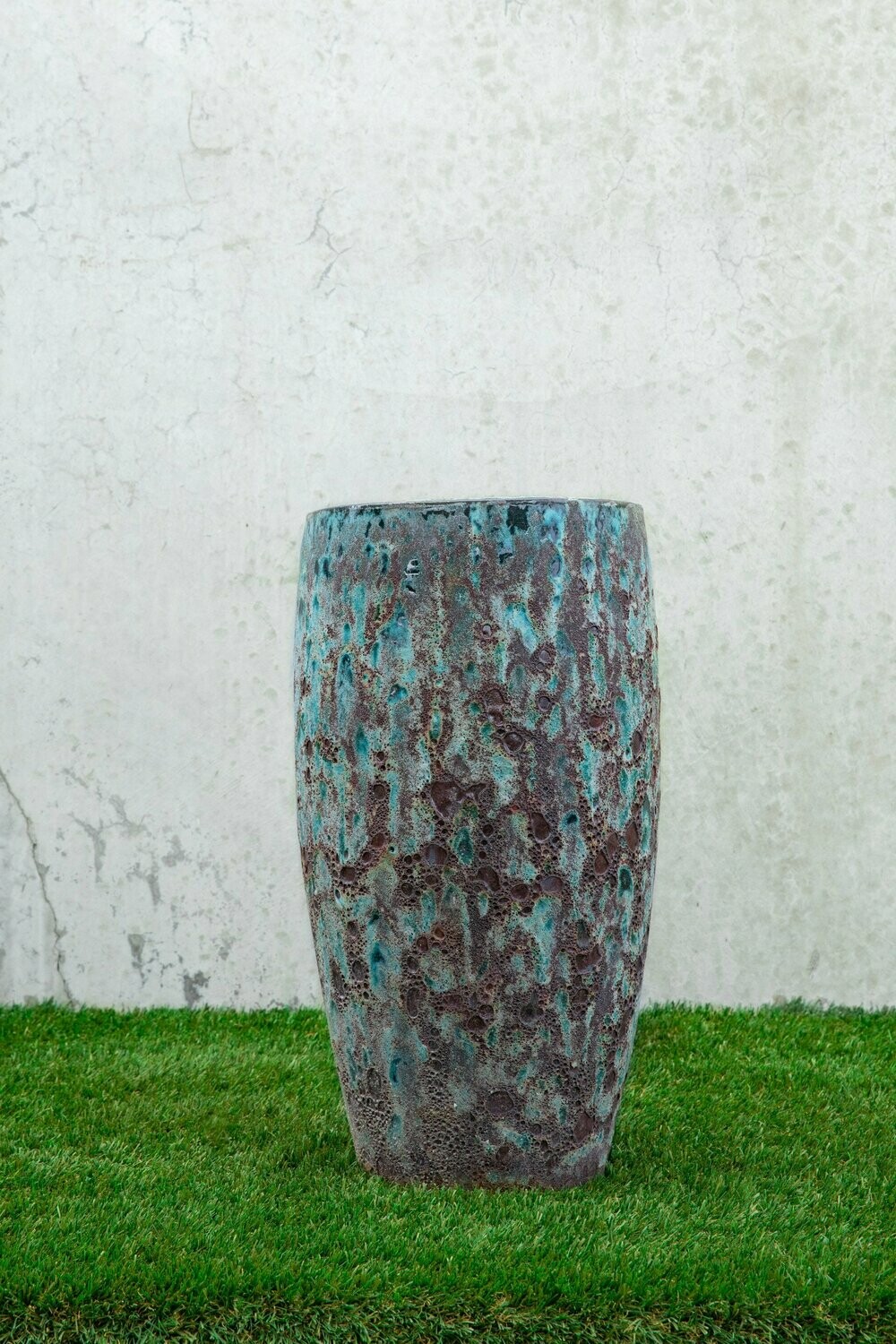 ROUND TALL POT (27cm X 60cm)