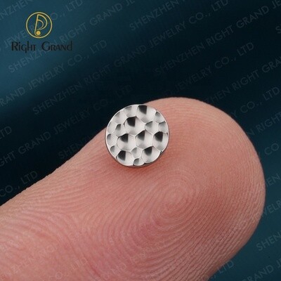 Right Grand Implant Grade ASTM F136 Titanium Internally Threaded Hammer Labret Top