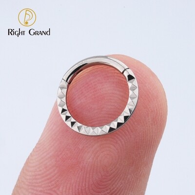 Right Grand 16G Implant Grade Titanium Daith Piercing Mirror Polish Pyramid Hinged Nose Clicker