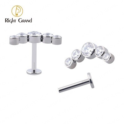 Right Grand ASTM F136 Titanium Internal Thread Bezel Set 5 Cubic Zircon Curved Cluster Labret Right Grand ASTM F136 Titanium Internal Thread Bezel Set 5 Cubic Zircon Curved Cluster Labret