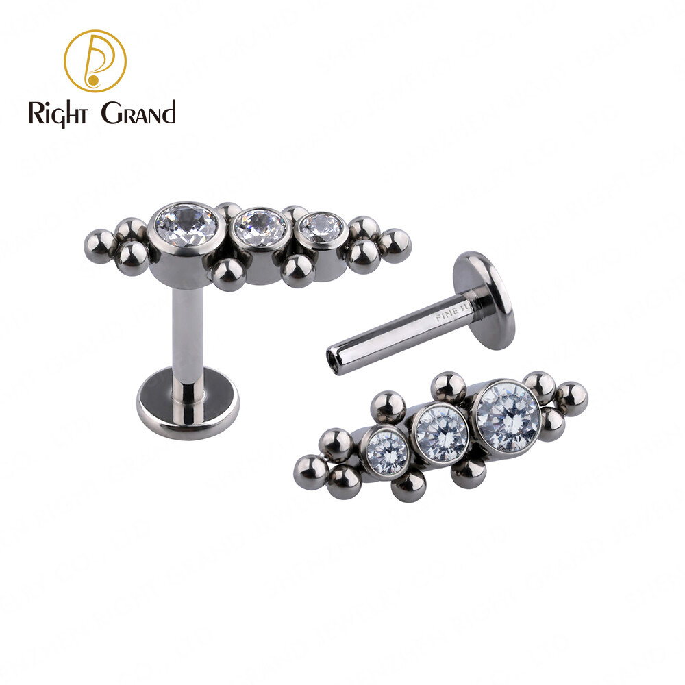 Right Grand Implant Grade ASTM F136 Titanium Internally Threaded CZ Cluster Labret