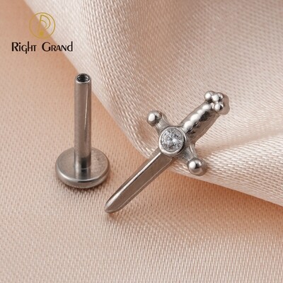 Right Grand ASTM F136 Titanium 16G Internally Threaded CZ Sword Earring Labret Lip Dagger Ear Studs Piercing Tragus Helix Cartilage Earring
