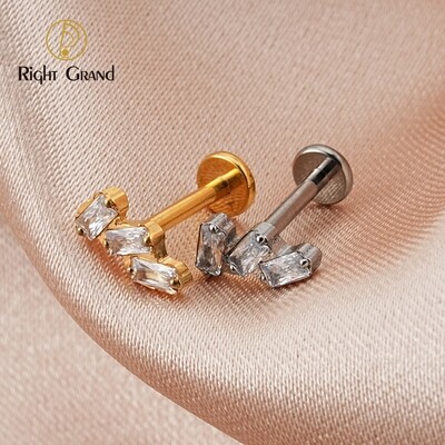 Right Grand ASTM F136 Titanium  Internally Threaded Triple Tilt Rectangle Zirconia Labret Monroe Labret  Stud Cartilage Helix Tragus  Earring Piercing