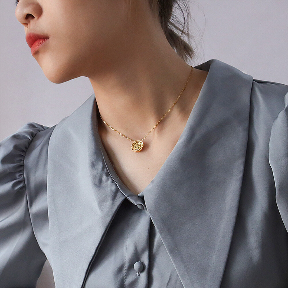 Right Grand Trend Fashion Women Luxury 18k PVD Gold Plated Stainless Steel Rose Flower Pendant Necklace, size: Necklace（38+5cm）, color: 18K Gold