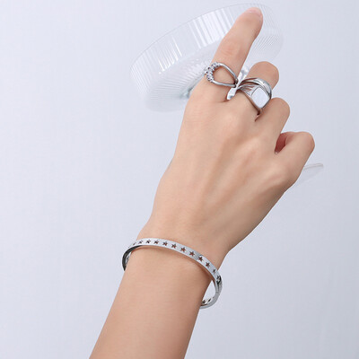 Right Grand 2022 Trendy Women Accessories 18k Gold Plated Hollow Star Bangle En Acier Inoxydable Stainless Steel Bracelet
