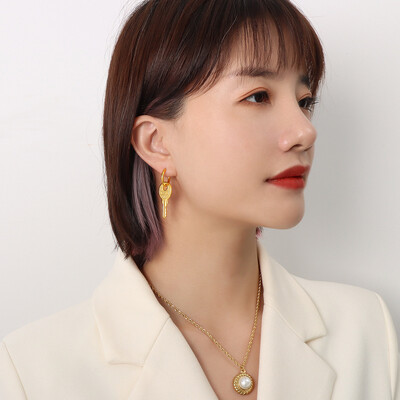 Right Grand New Fashion Unique Design Exaggerated Hip Hop Trendy 18K Gold Plated Asymmetrical Key Lock Drop Dangle Earrings Women