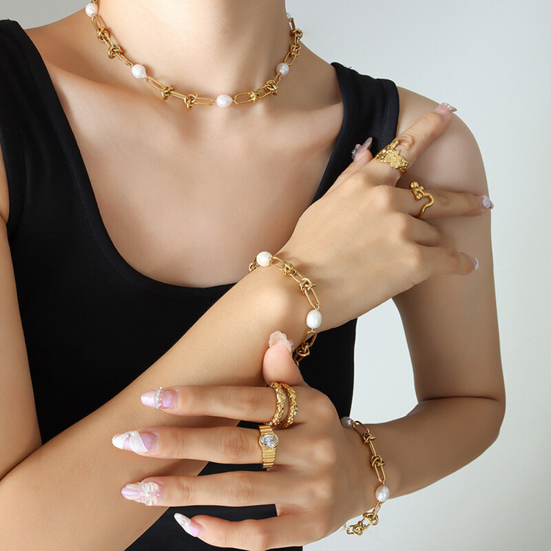 Right Grand Trendy Popular Fashion Stainless Steel 18K Gold Plated Freshwater Pearl Twist Bracelet Necklace Jewelry Set For Woman