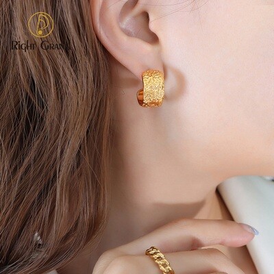 Right Grand Tarnish Free Gold Women Fashion Jewelry Hypoallergenic Chunky Embossed Hoop Earrings For Women