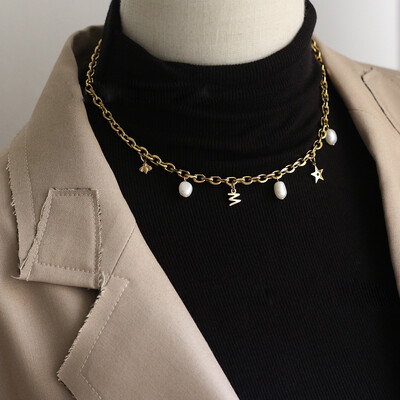 Right Grand Stainless Steel Gold Plated Dangle Star Bee Initial Letter W Charm Chain Freshwater Pearl Necklace Choker