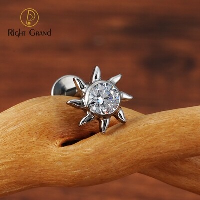 Right Grand ASTM F136 Titanium 16G Internal Thread Sunflower Cartilage Stud Earring with CZ Flower Helix Tragus Conch Piercing Jewelry
