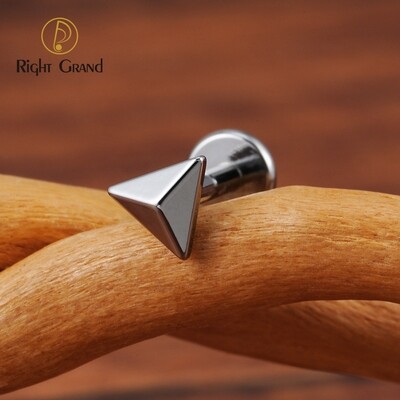 Right Grand ASTM F136 Titanium 16G Internal Thread Triangle Pyramid Stud Piercing Faceted Triangle Tragus Cartilage Conch Helix Lip Nose Jewelry