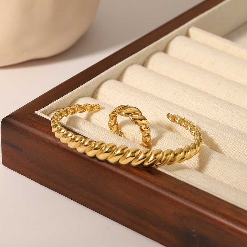 Right Grand Women Fashion Trendy Jewelry Gold Plated Stainless Steel Twisted Chunky Open Bangle And Ring Set