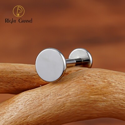 Right Grand ASTM F136 Titanium Internal Threaded Flat Disc Stud Earring 16G Round Disc Cartilage Helix Tragus Earlobe Nose Stud Jewelry